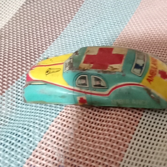 Antique tin toy car and clicker  rare hard to find. Collector's item. - Picture 7 of 9